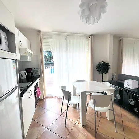 Direct Monaco 2 Pieces Devant Piscine *