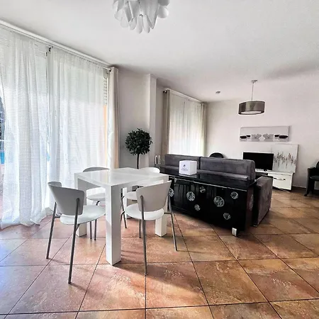 Apartman Direct Monaco 2 Pieces Devant Piscine