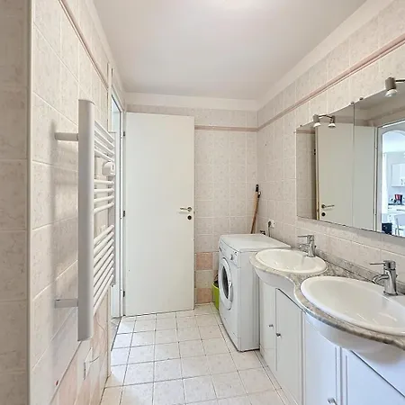 Daire Direct Monaco 2 Pieces Devant Piscine Beausoleil