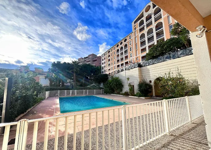 Direct Monaco 2 Pièces Devant Piscine